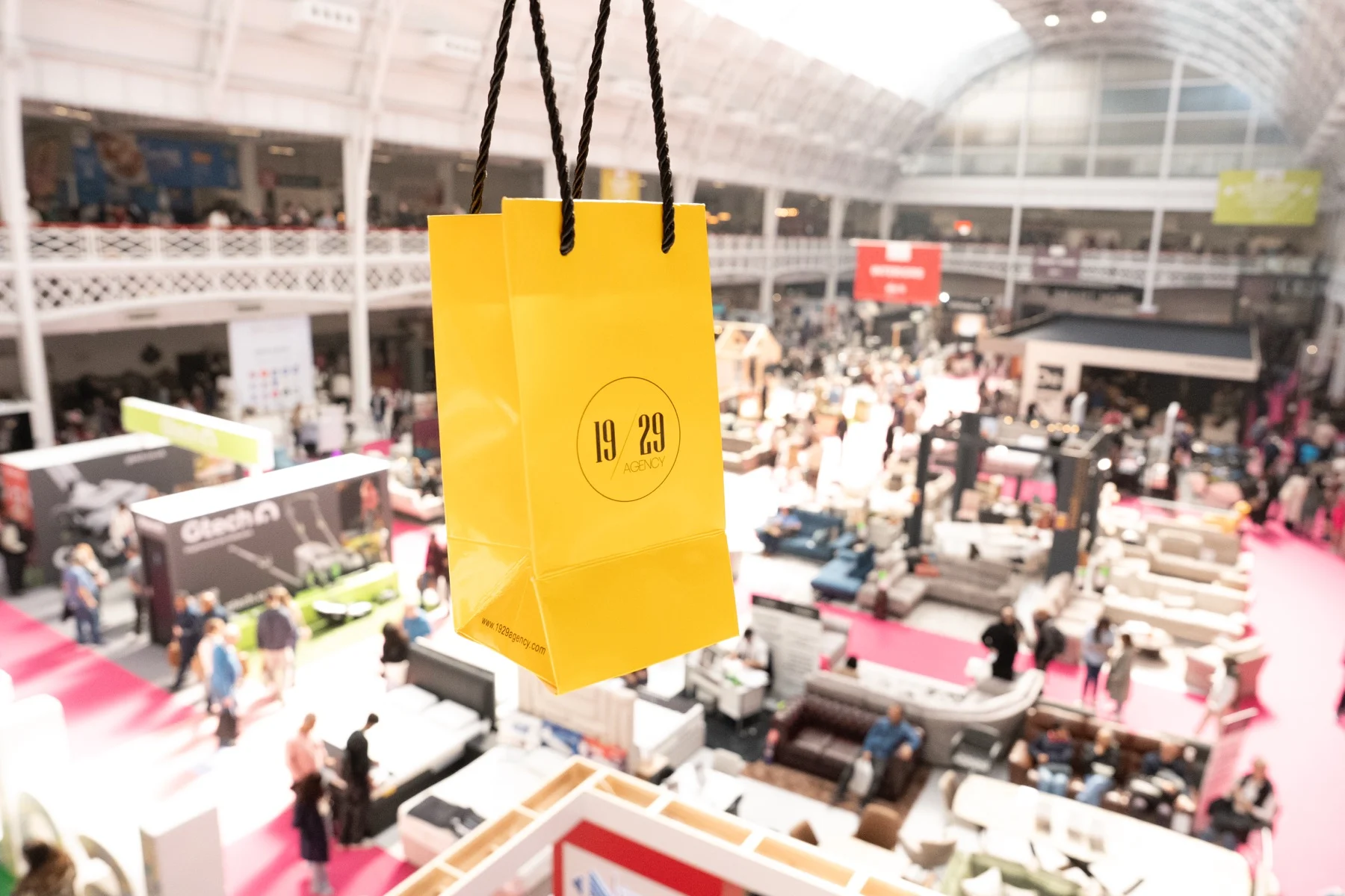 A 19/29 bag above the exhibition hall