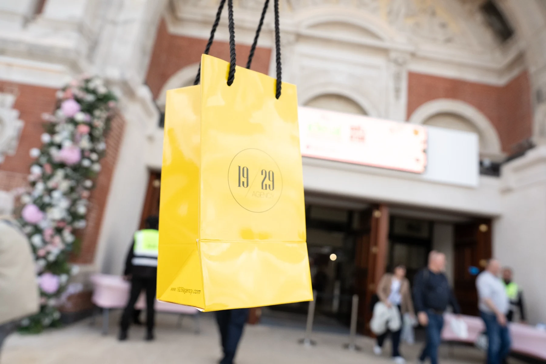 A 19/29 bag at the entrance